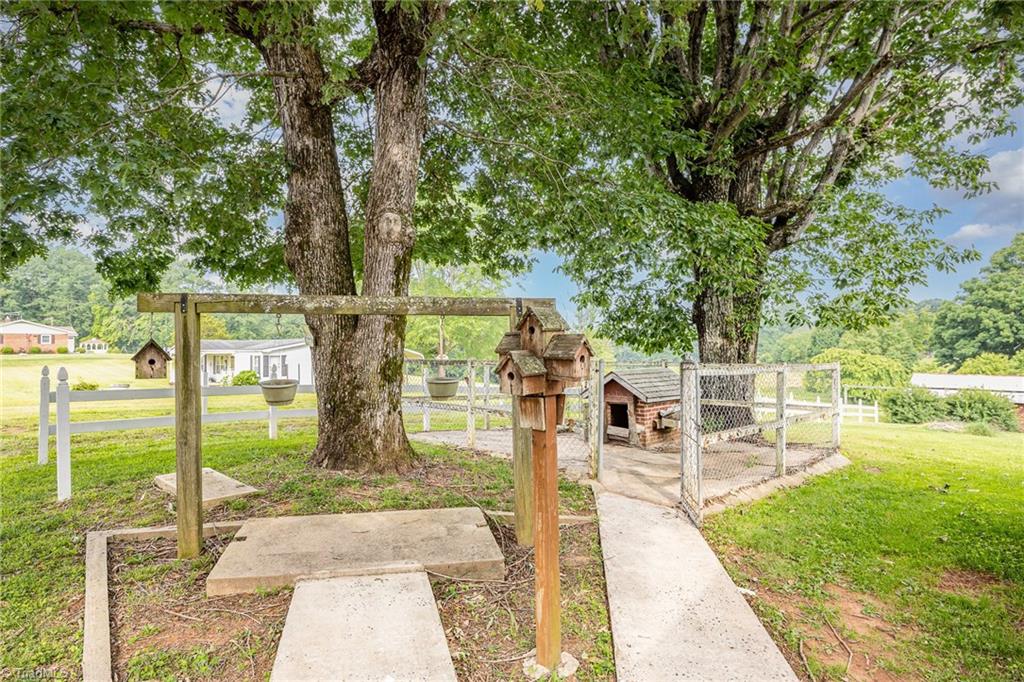1008 Nc Highway 704 Hwy, Lawsonville, North Carolina image 27