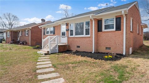 Homes For Sale - 1702 Eastwood Avenue<br/> Greensboro, NC 27401