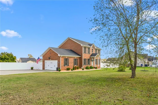2400 Rogers Road, photo 4 of 43