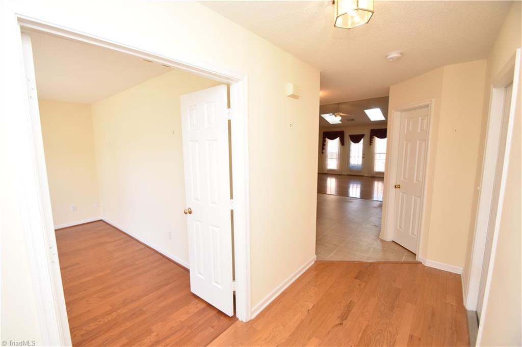 4473 Fair Oaks Lane, High Point, North Carolina image 16