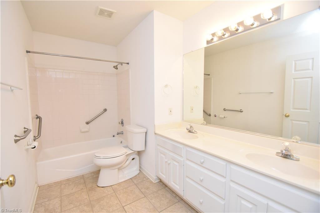 4473 Fair Oaks Lane, High Point, North Carolina image 38