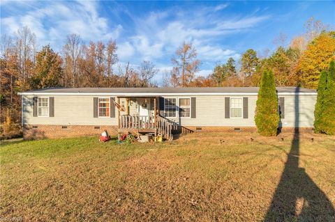 305 Whispering Oaks Drive Lexington NC 27292