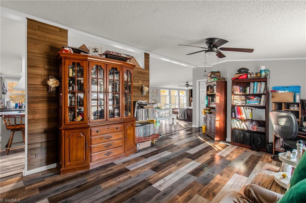 305 Whispering Oaks Drive