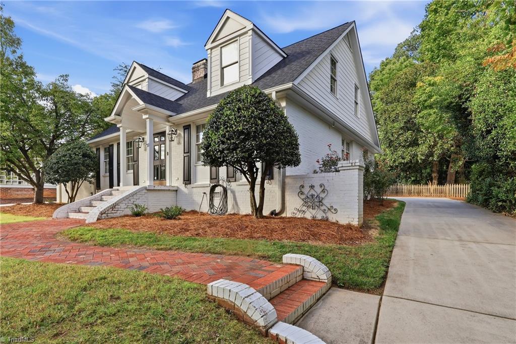 212 Country Club Drive
