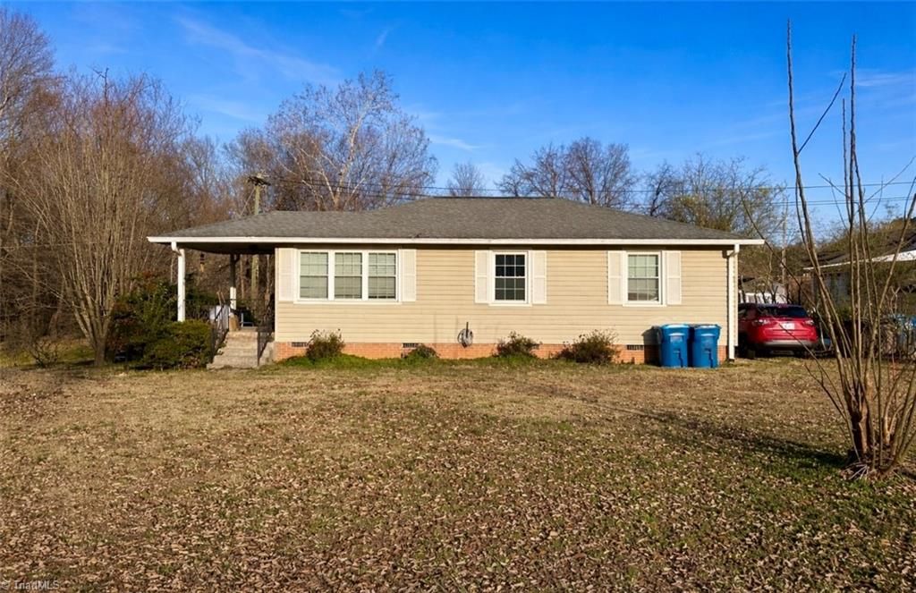 Photo of 140 33Rd Street NW, Hickory, NC 28601 (MLS # 1207579)