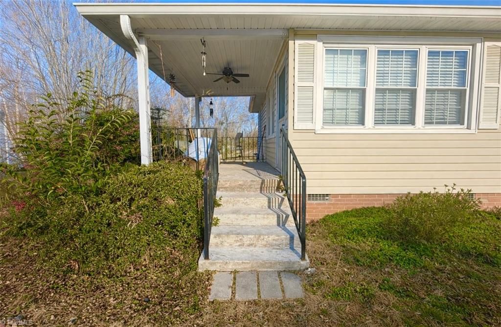 Photo of 140 33Rd Street NW, Hickory, NC 28601 (MLS # 1207579)