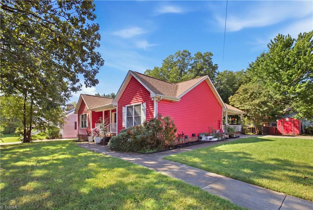 Photo of 240 Silver Lake Drive, Burlington, NC 27215 (MLS # 1235965)