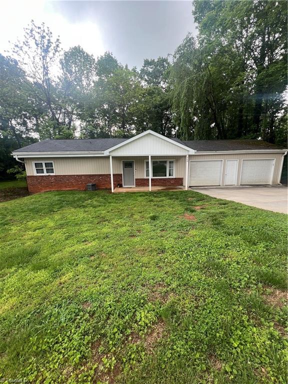 168 Mulberry Pine Street, North Wilkesboro, North Carolina image 1