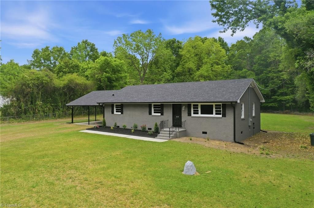 Photo of 633 Atwater Road, Burlington, NC 27217 (MLS # 1218443)