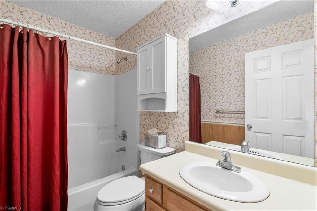 6827 Taylor Woods Lane, Pleasant Garden, North Carolina image 23