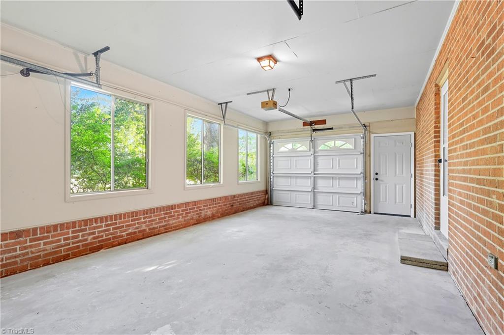 Walkertown, North Carolina 27051, United States, 3 Bedrooms Bedrooms, ,2 BathroomsBathrooms,Residential,Active,209901