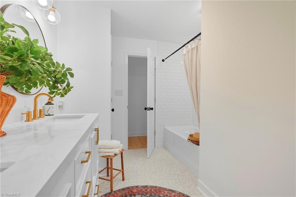 Walkertown, North Carolina 27051, United States, 3 Bedrooms Bedrooms, ,2 BathroomsBathrooms,Residential,Active,209901