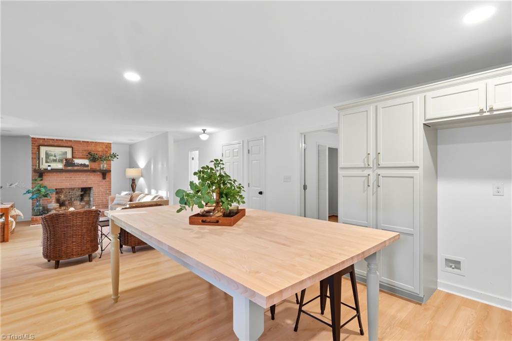 Walkertown, North Carolina 27051, United States, 3 Bedrooms Bedrooms, ,2 BathroomsBathrooms,Residential,Active,209901