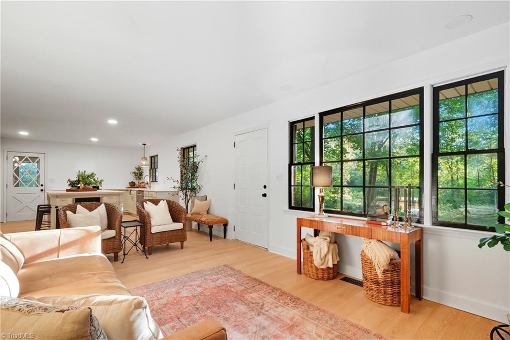 Walkertown, North Carolina 27051, United States, 3 Bedrooms Bedrooms, ,2 BathroomsBathrooms,Residential,Active,209901