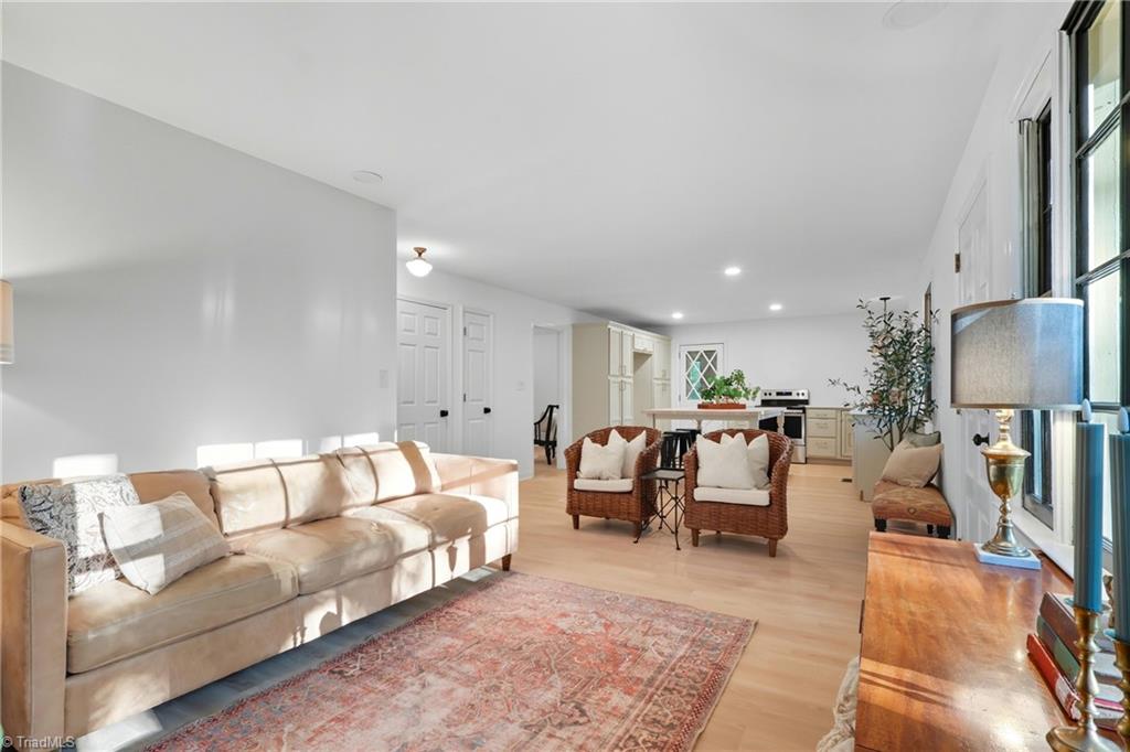 Walkertown, North Carolina 27051, United States, 3 Bedrooms Bedrooms, ,2 BathroomsBathrooms,Residential,Active,209901