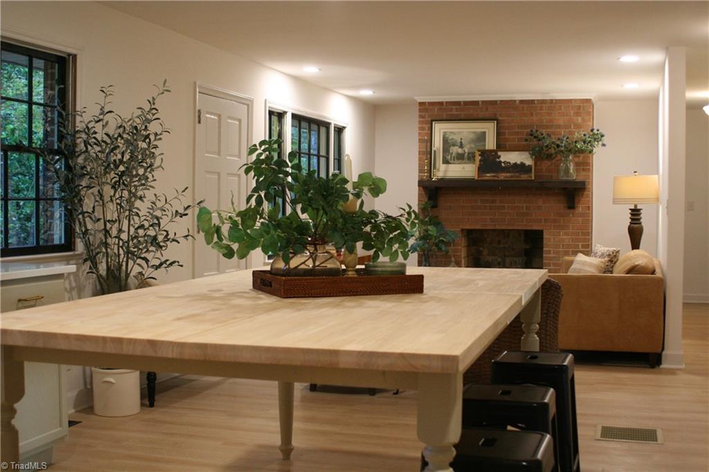 Walkertown, North Carolina 27051, United States, 3 Bedrooms Bedrooms, ,2 BathroomsBathrooms,Residential,Active,209901