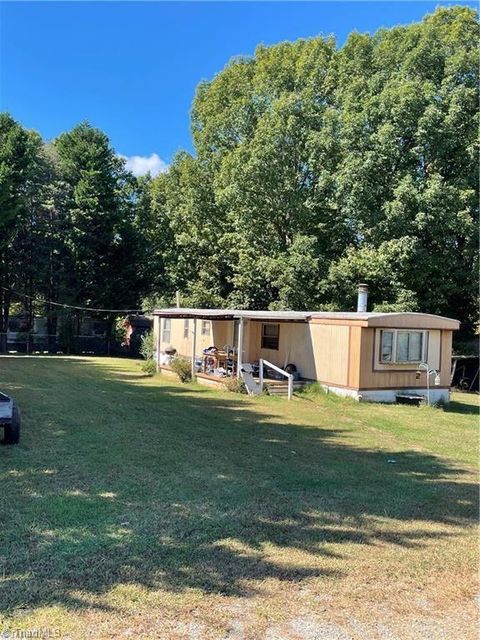 Homes For Sale - 5871 Joyce Norman Road<br/> Forsyth County, Pfafftown, NC 27040