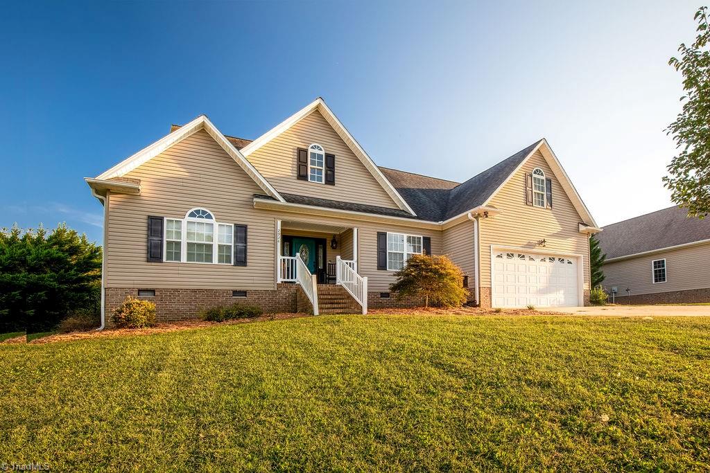 2924 Clear Ridge Drive, Trinity, North Carolina image 1