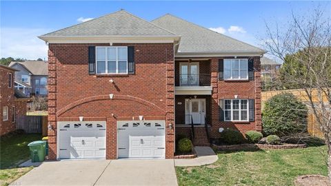 Townhouse For Sale - 740 Clemmons Crossing Court<br/> Clemmons, NC 27012