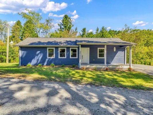 109 SOUTHSIDE DRIVE, SPARTA, NC 28675 - Image 64940aa3cf65bd019c1b021fc3cd4fcd/2487551252