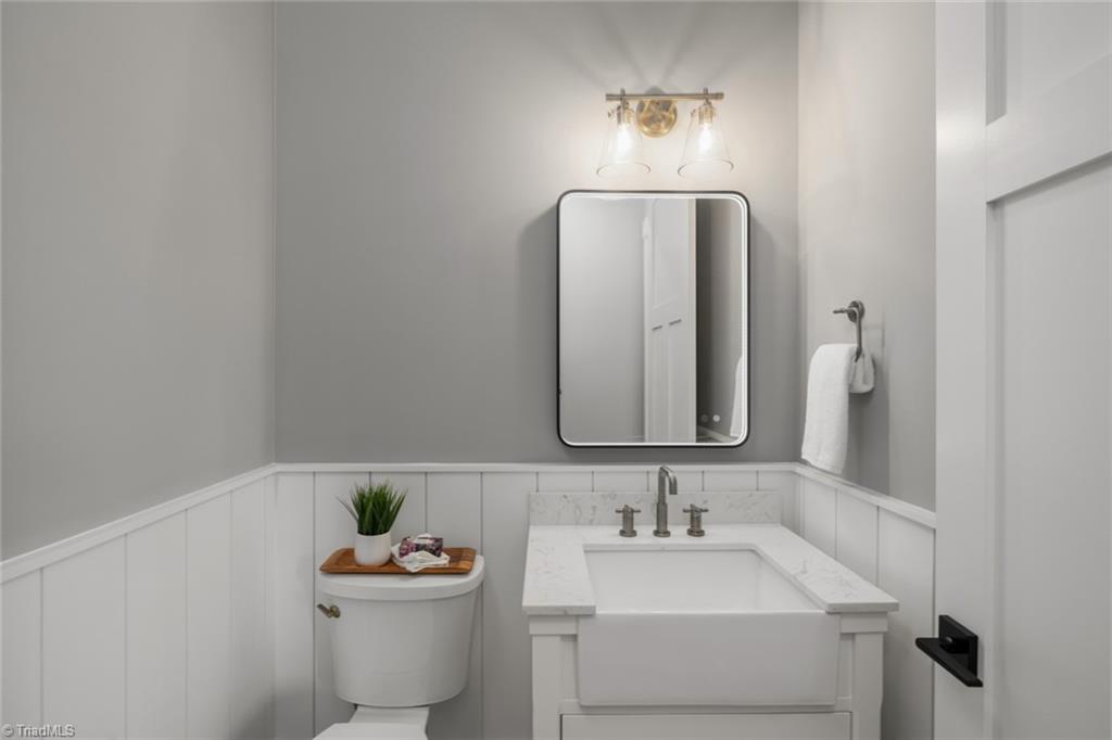 Winston-Salem, North Carolina 27106, United States, 4 Bedrooms Bedrooms, ,4 BathroomsBathrooms,Residential,Active,220052