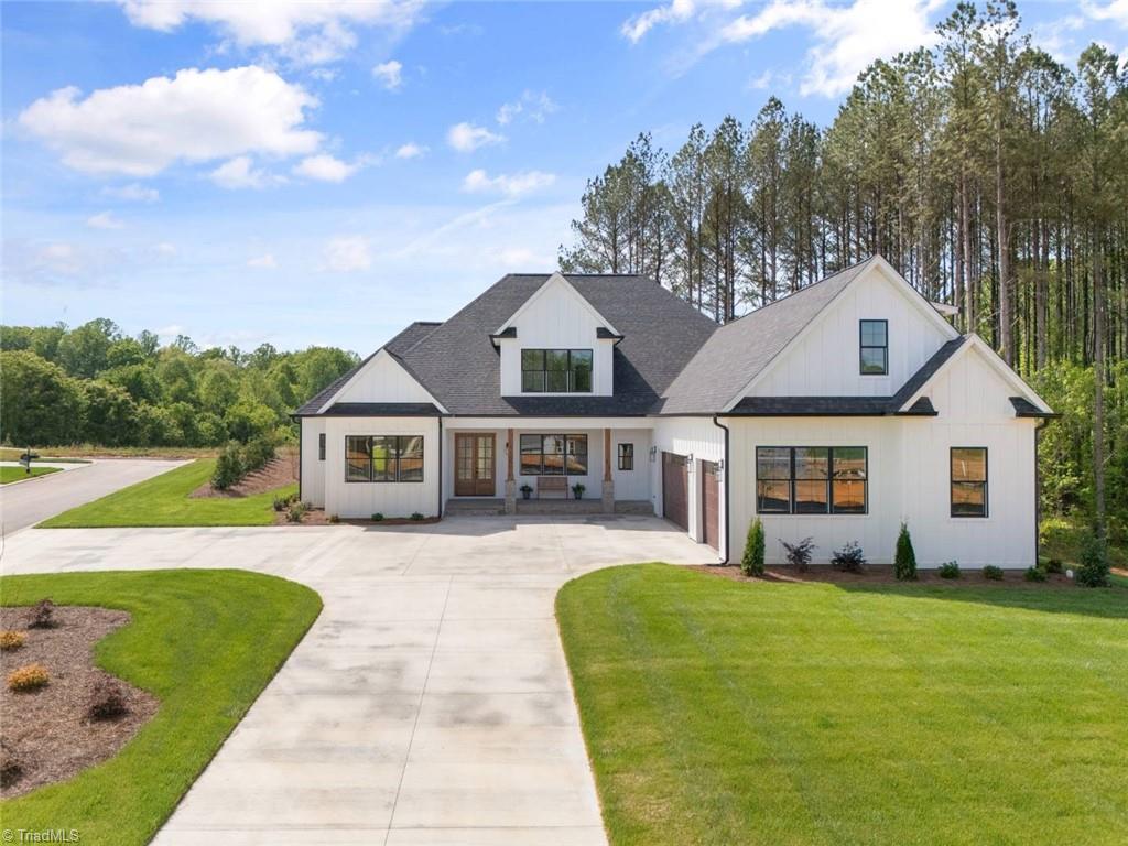 Winston-Salem, North Carolina 27106, United States, 4 Bedrooms Bedrooms, ,4 BathroomsBathrooms,Residential,Active,220052