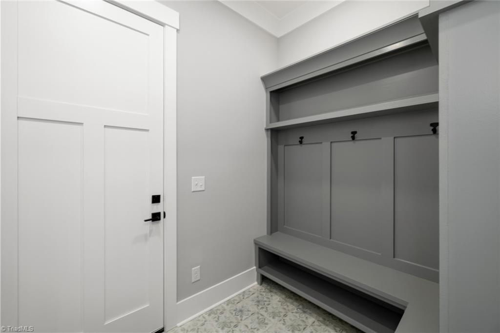 Winston-Salem, North Carolina 27106, United States, 4 Bedrooms Bedrooms, ,4 BathroomsBathrooms,Residential,Active,220052