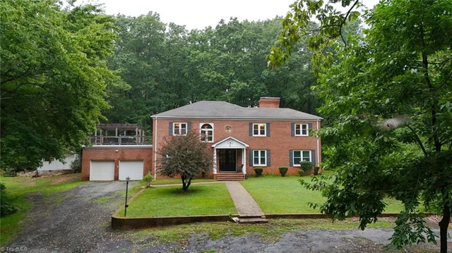 301 Carolina Avenue, photo 3 of 37