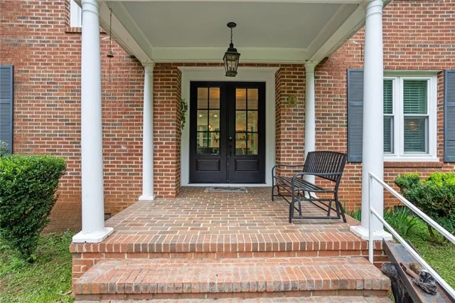 301 Carolina Avenue, photo 4 of 37