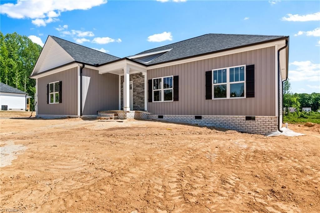 Photo of 273 Stonybrook Drive, Lexington, NC 27295 (MLS # 1218376)