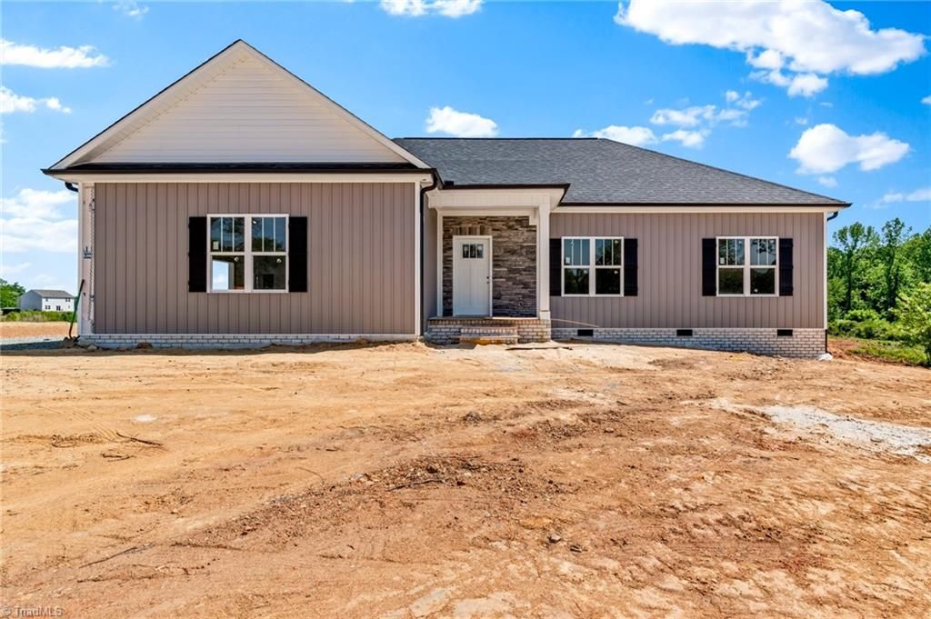 Photo of 273 Stonybrook Drive, Lexington, NC 27295 (MLS # 1218376)