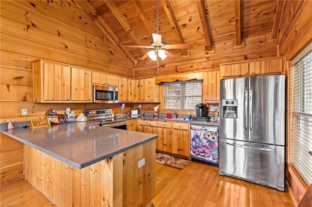 28 Outback Trail, Nebo, North Carolina image 12