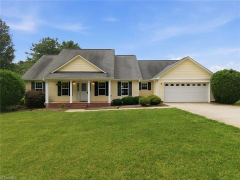Homes For Sale - 210 Jane Sowers Road<br/> Statesville, NC 28625