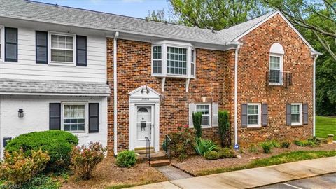 Townhouse For Sale - 3003 Overton Drive #D<br/> Greensboro, NC 27408
