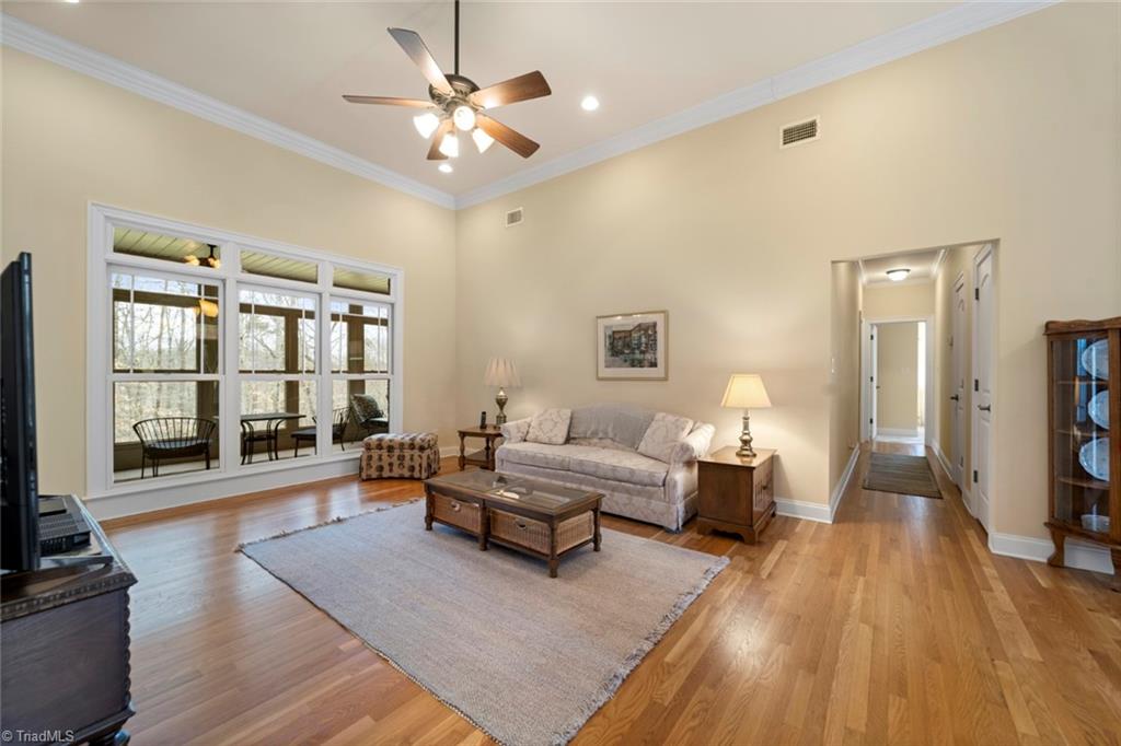 900 Leonard Courtyard Boulevard, Clemmons, North Carolina image 9