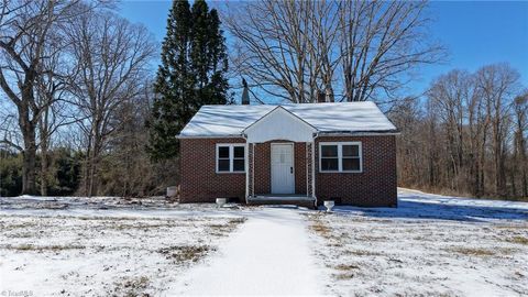 Homes For Sale - 1676 Clingman Road<br/> Ronda, NC 28670