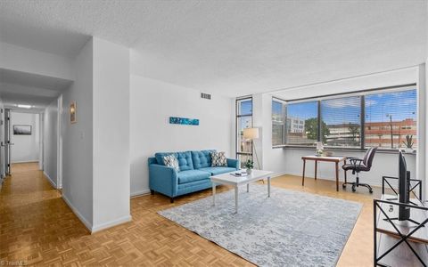 Condo For Sale - 1101 N Elm Street #204<br/> Greensboro, NC 27401