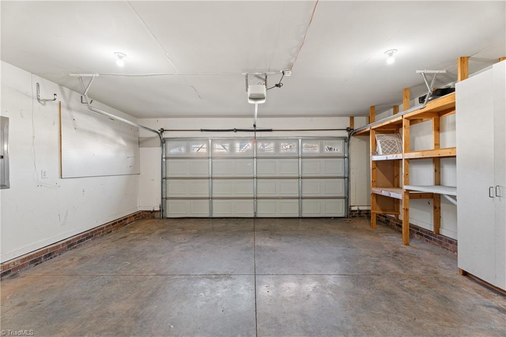 Pfafftown, North Carolina 27040, United States, 3 Bedrooms Bedrooms, ,2 BathroomsBathrooms,Residential,Active,245073