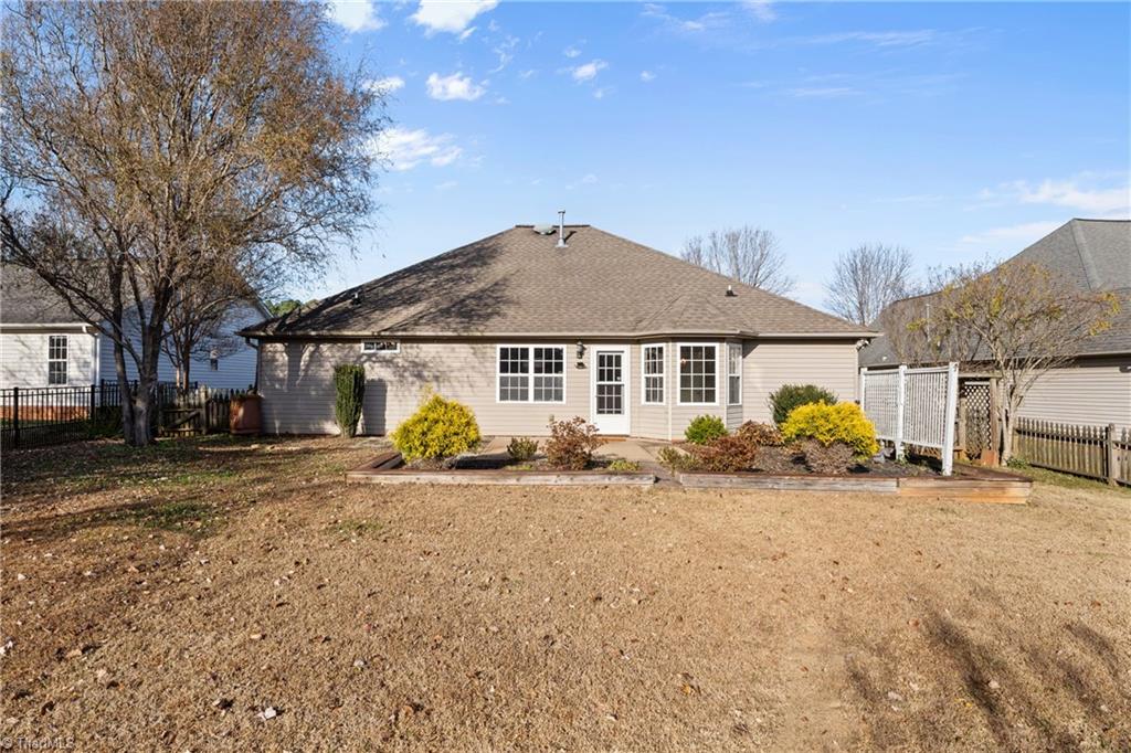 Pfafftown, North Carolina 27040, United States, 3 Bedrooms Bedrooms, ,2 BathroomsBathrooms,Residential,Active,245073