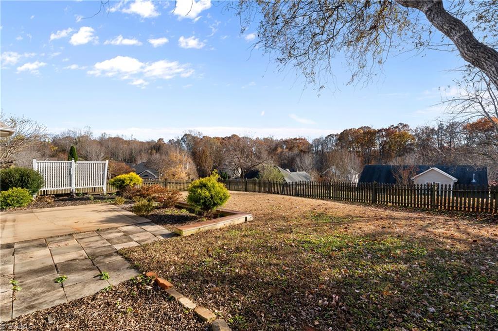 Pfafftown, North Carolina 27040, United States, 3 Bedrooms Bedrooms, ,2 BathroomsBathrooms,Residential,Active,245073