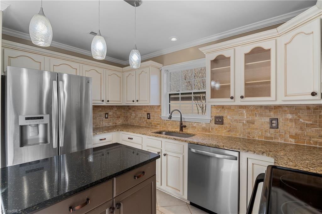 Pfafftown, North Carolina 27040, United States, 3 Bedrooms Bedrooms, ,2 BathroomsBathrooms,Residential,Active,245073