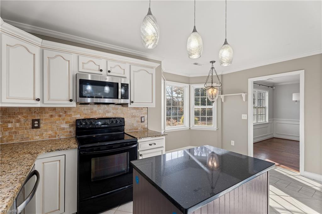 Pfafftown, North Carolina 27040, United States, 3 Bedrooms Bedrooms, ,2 BathroomsBathrooms,Residential,Active,245073