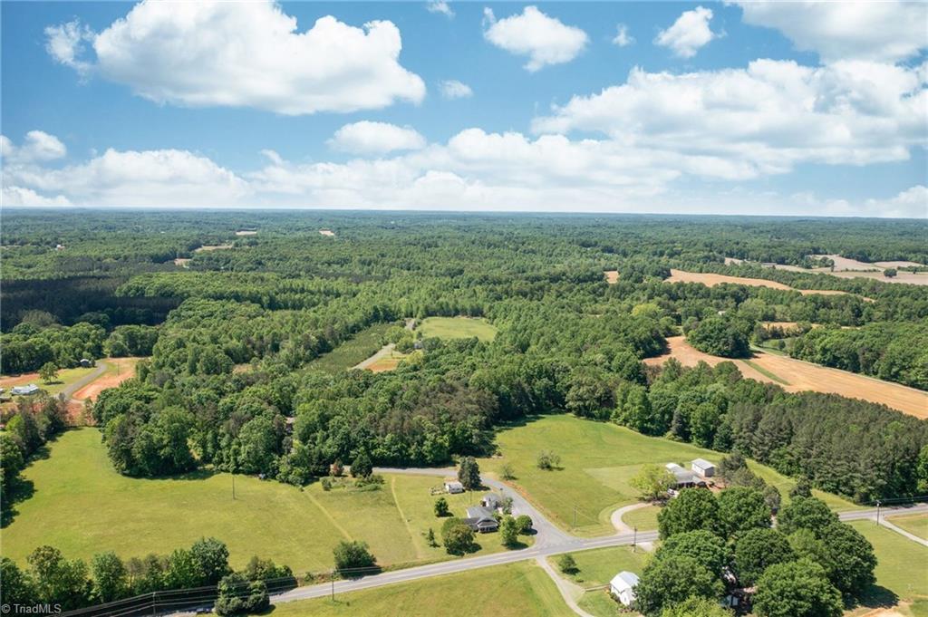 Twin Cedars Road, Yadkinville, North Carolina image 33