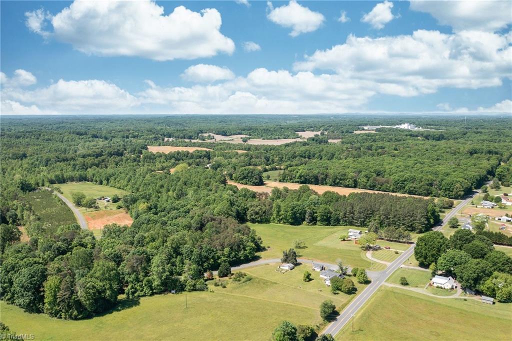 Twin Cedars Road, Yadkinville, North Carolina image 34