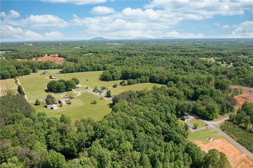 Twin Cedars Road, Yadkinville, North Carolina image 5