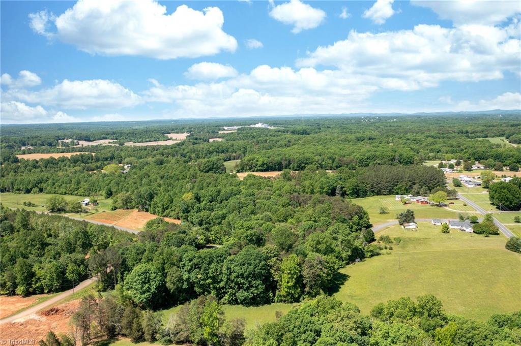 Twin Cedars Road, Yadkinville, North Carolina image 7