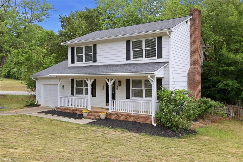 Photo of 5404 North Oaks Drive, Greensboro, NC 27455 (MLS # 1221918)