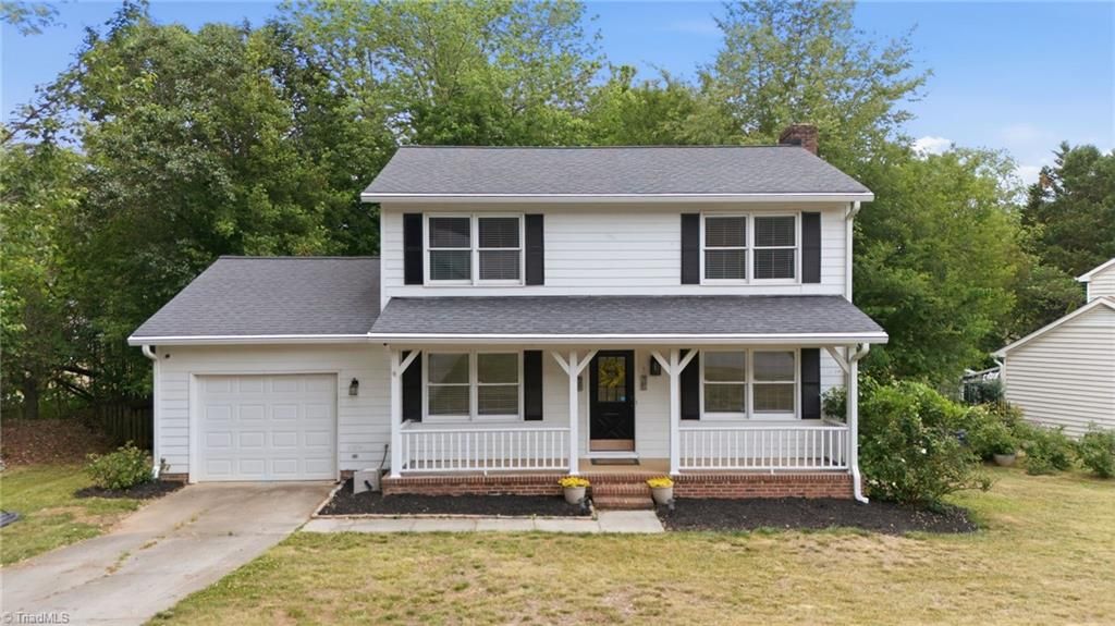 Photo of 5404 North Oaks Drive, Greensboro, NC 27455 (MLS # 1221918)
