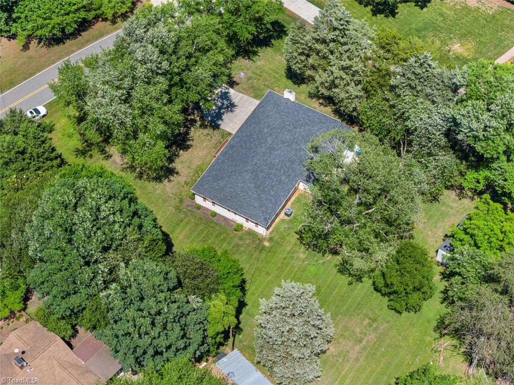 6925 Wooden Rail Lane, Summerfield, North Carolina image 41