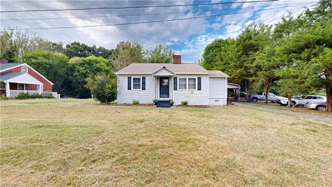 Homes For Sale - 5441 Robinhood Road<br/> Winston-Salem, NC 27106